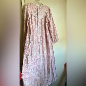 Vintage Lanz of Salzburg Pink Folk Floral Flannel Nightgown Nightie Muumuu
